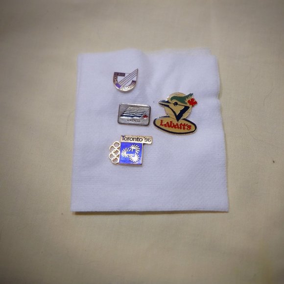 ~~~ TORONTO ~~~ Collector PINS - Picture 2 of 2